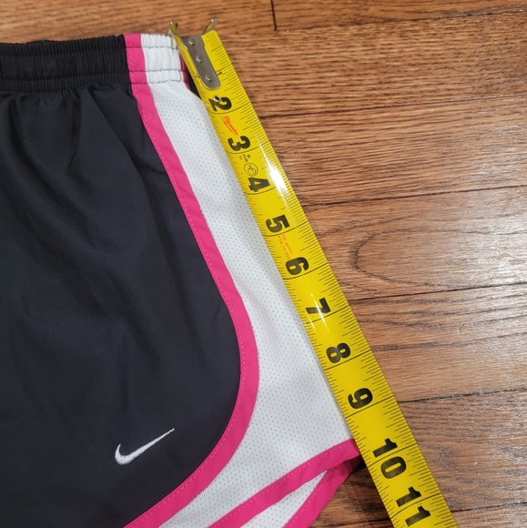 Nike Women Dri-Fit Short w/built in brief quick dri Size S - Picture 5 of 10